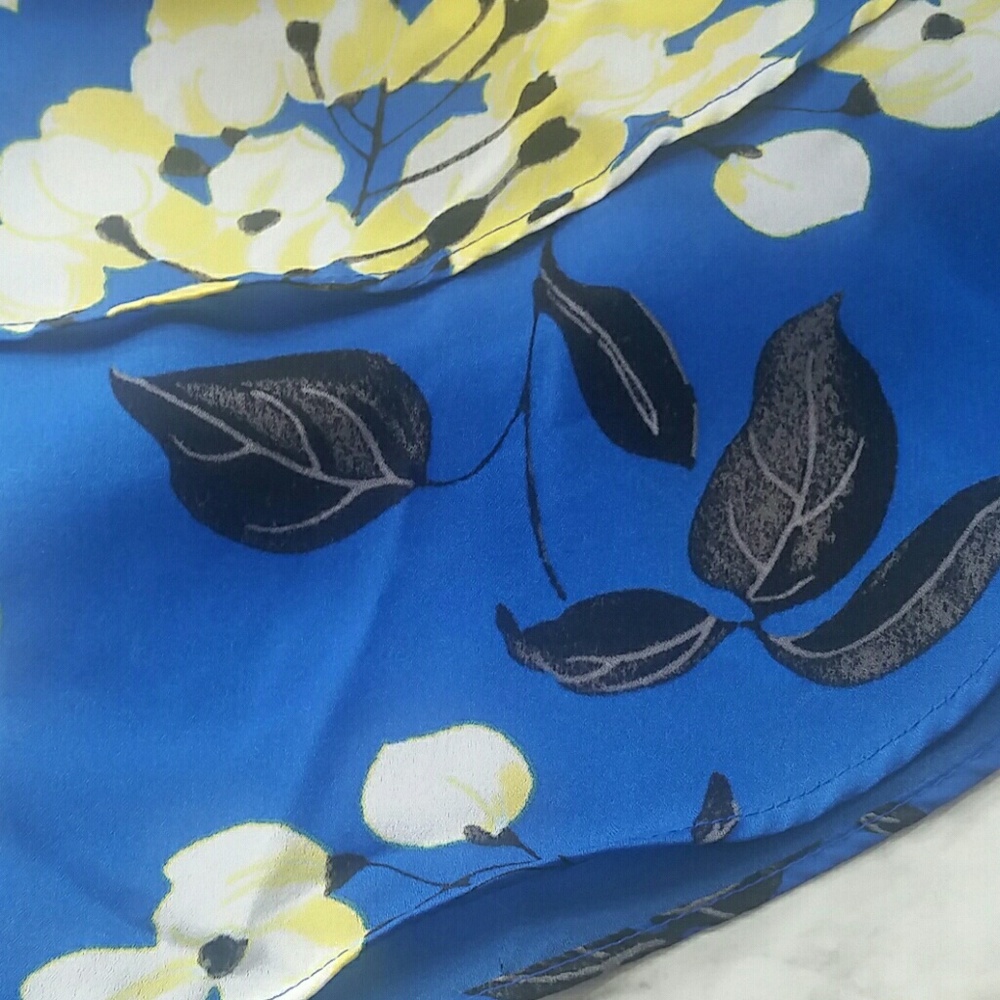 Liz Claiborne blue floral two tier tank top - Picture 6 of 6